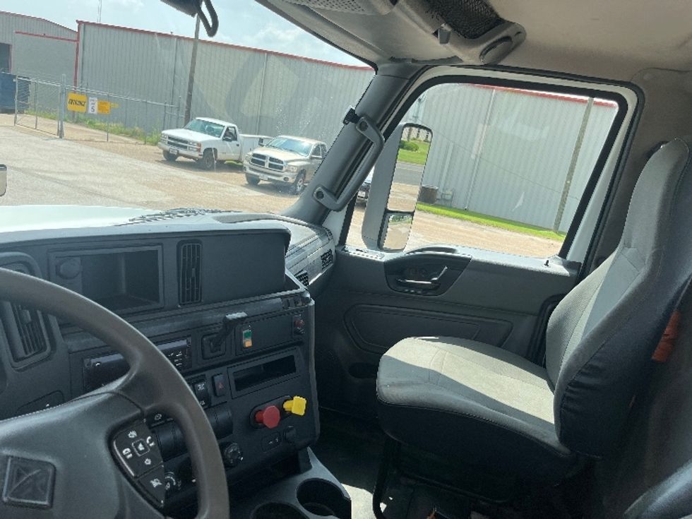 Day Cab Tractor-Heavy Duty Tractors-International-2018-LT625-Longview-TX-461,947\n\t\tmiles-$ 24,250 - Image 10
