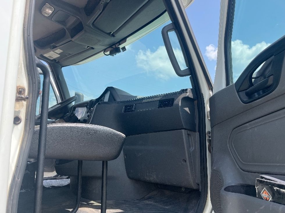 Day Cab Tractor-Heavy Duty Tractors-International-2018-LT625-Longview-TX-461,947\n\t\tmiles-$ 24,250 - Image 12