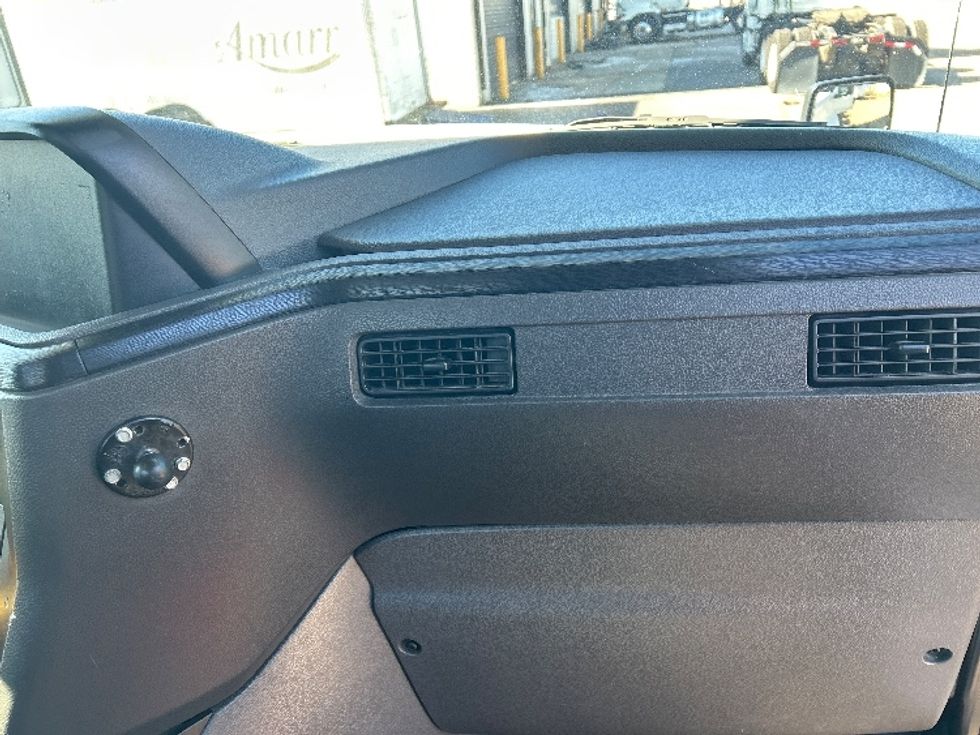 Day Cab Tractor-Heavy Duty Tractors-International-2018-LT625-Mebane-NC-388,966\n\t\tmiles-$ 28,000 - Image 13