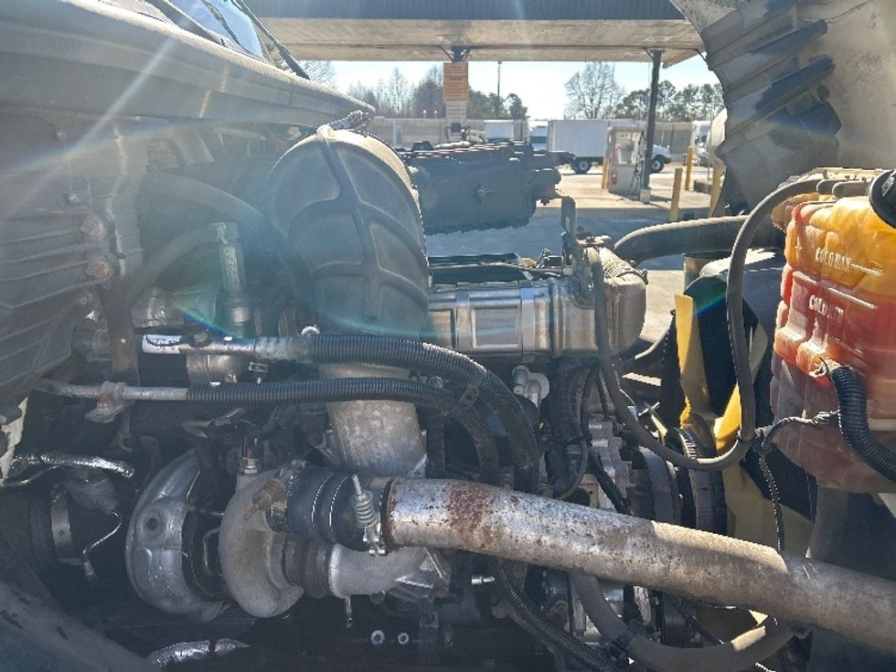 Day Cab Tractor-Heavy Duty Tractors-International-2018-LT625-Mebane-NC-388,966\n\t\tmiles-$ 28,000 - Image 15