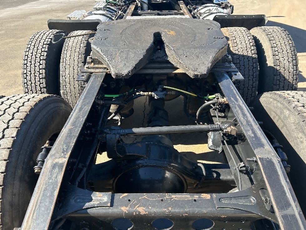 Day Cab Tractor-Heavy Duty Tractors-International-2018-LT625-Mebane-NC-388,966\n\t\tmiles-$ 28,000 - Image 6