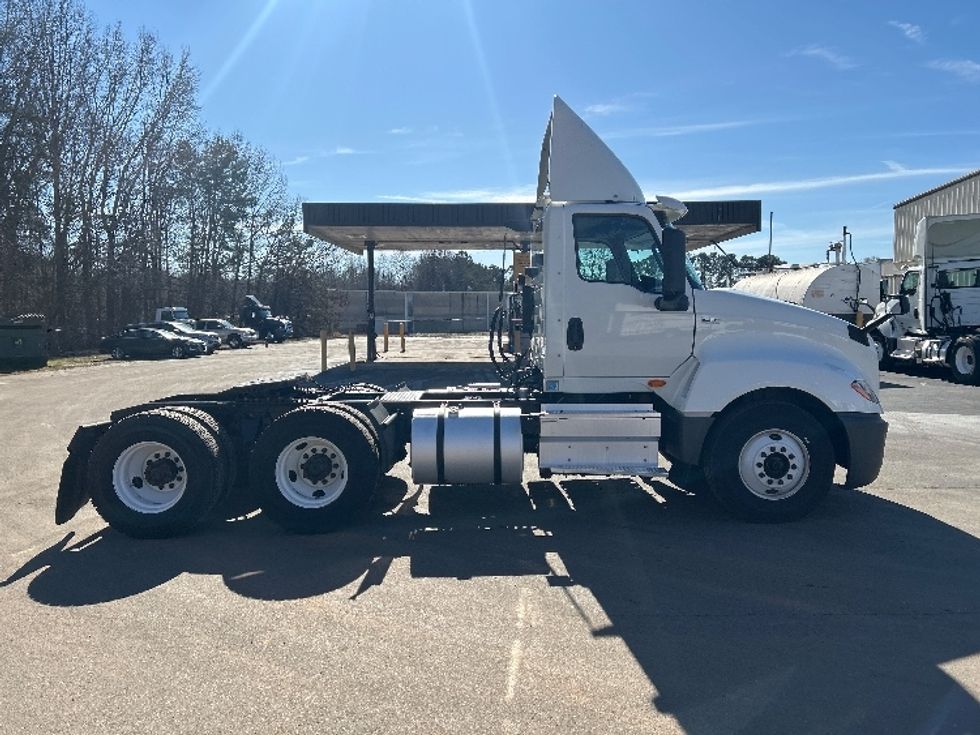 Day Cab Tractor-Heavy Duty Tractors-International-2018-LT625-Mebane-NC-388,966\n\t\tmiles-$ 28,000 - Image 8