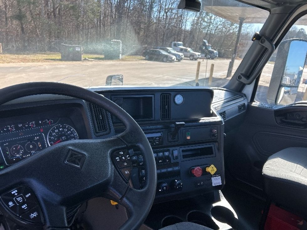 Day Cab Tractor-Heavy Duty Tractors-International-2018-LT625-Mebane-NC-421,619\n\t\tmiles-$ 24,000 - Image 10