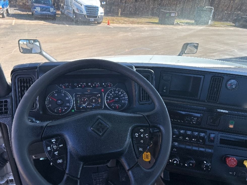 Day Cab Tractor-Heavy Duty Tractors-International-2018-LT625-Mebane-NC-421,619\n\t\tmiles-$ 24,000 - Image 11