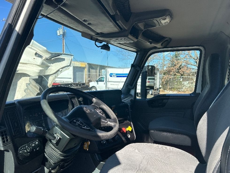Day Cab Tractor-Heavy Duty Tractors-International-2018-LT625-Mebane-NC-421,619\n\t\tmiles-$ 24,000 - Image 9