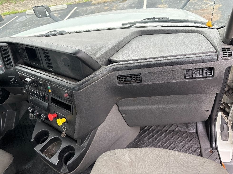 Day Cab Tractor-Heavy Duty Tractors-International-2018-LT625-Middlefield-OH-429,552\n\t\tmiles-$ 24,500 - Image 12