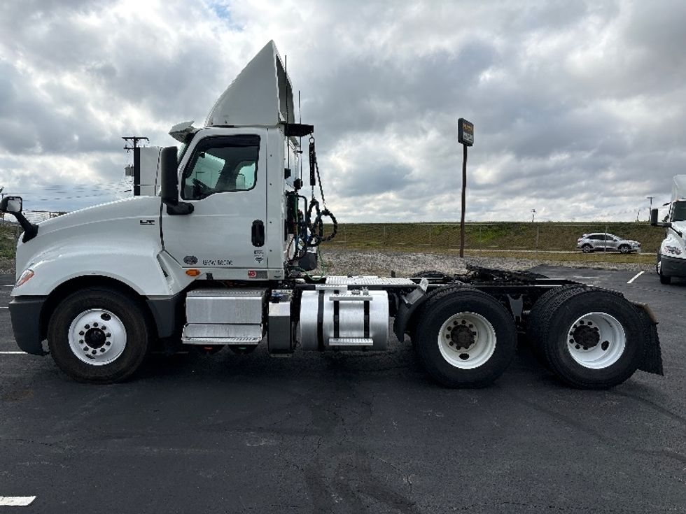 2018 International LT625 LT photo 4