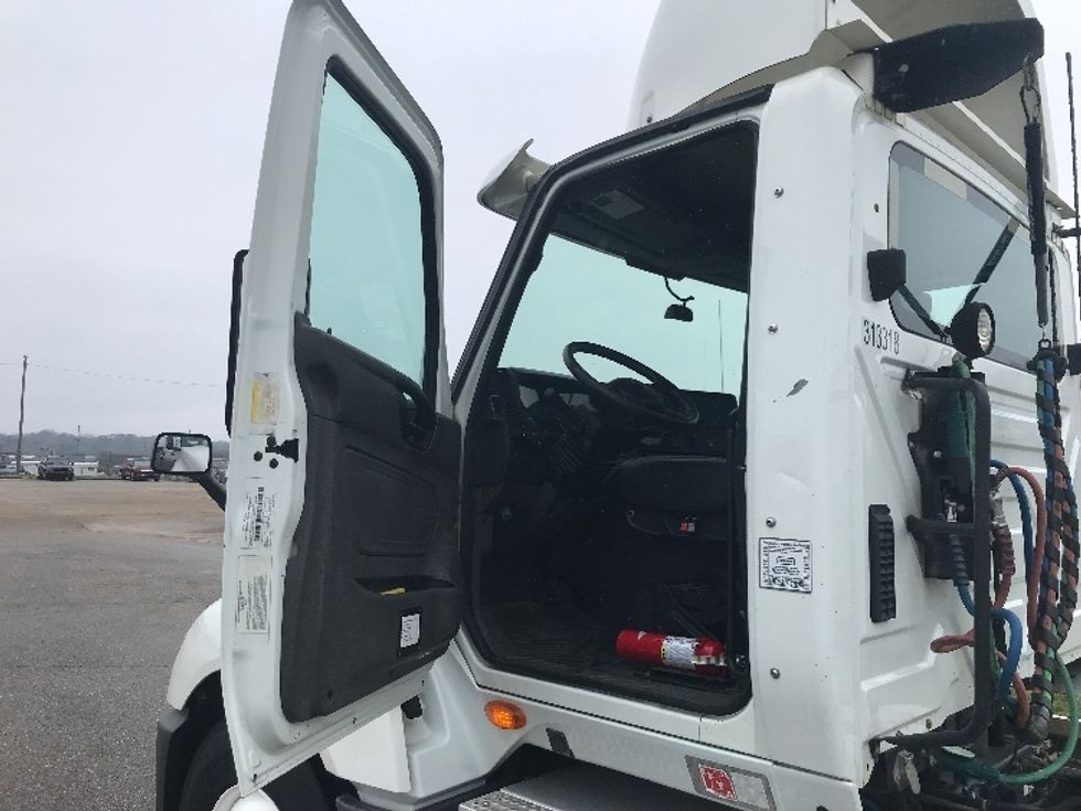 Day Cab Tractor-Heavy Duty Tractors-International-2018-LT625-Montgomery-AL-342,357\n\t\tmiles-$ 24,500 - Image 9