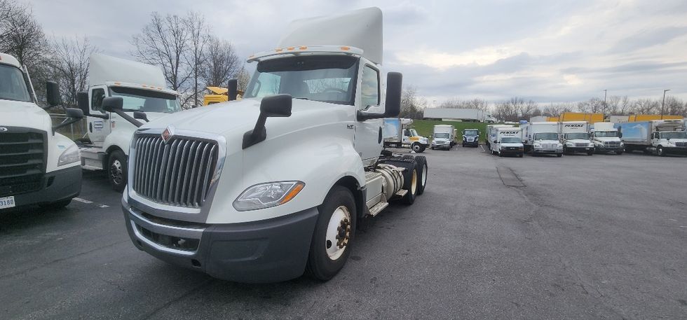 Day Cab Tractor-Heavy Duty Tractors-International-2018-LT625-Montgomery-NY-348,306\n\t\tmiles-$ 23,000 - Image 1