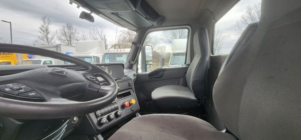 Day Cab Tractor-Heavy Duty Tractors-International-2018-LT625-Montgomery-NY-348,306\n\t\tmiles-$ 23,000 - Image 10