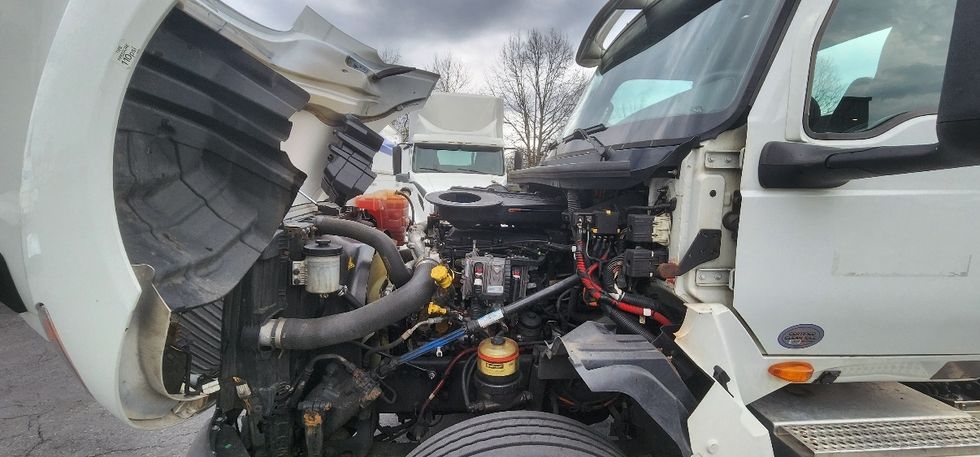 Day Cab Tractor-Heavy Duty Tractors-International-2018-LT625-Montgomery-NY-348,306\n\t\tmiles-$ 23,000 - Image 16