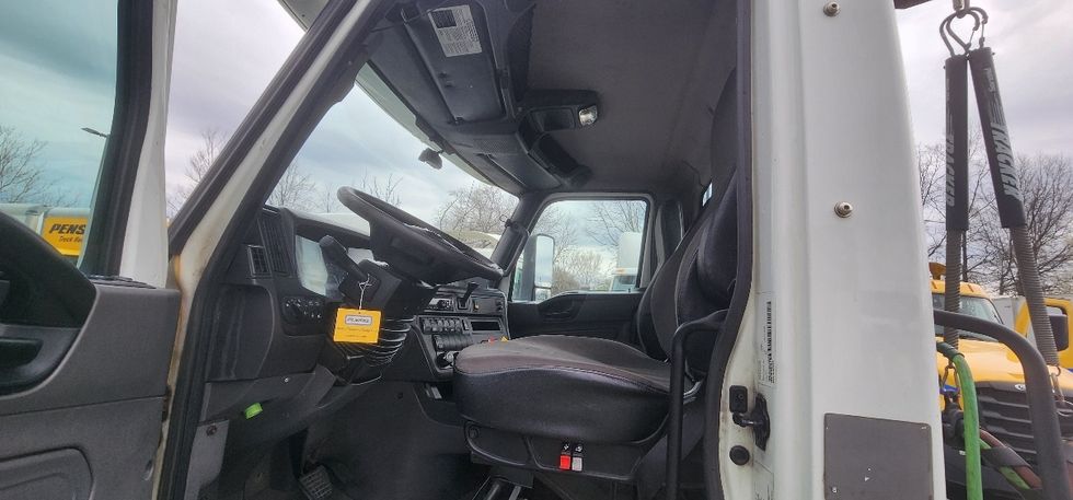 Day Cab Tractor-Heavy Duty Tractors-International-2018-LT625-Montgomery-NY-348,306\n\t\tmiles-$ 23,000 - Image 9