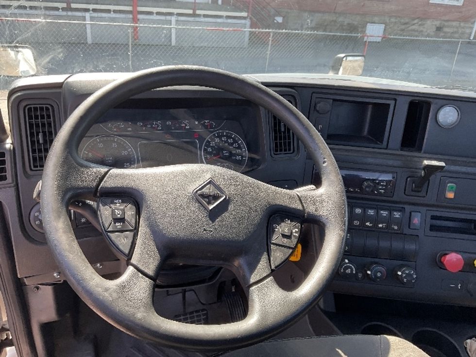 Day Cab Tractor-Heavy Duty Tractors-International-2018-LT625-Mount Juliet-TN-331,699\n\t\tmiles-$ 26,500 - Image 11