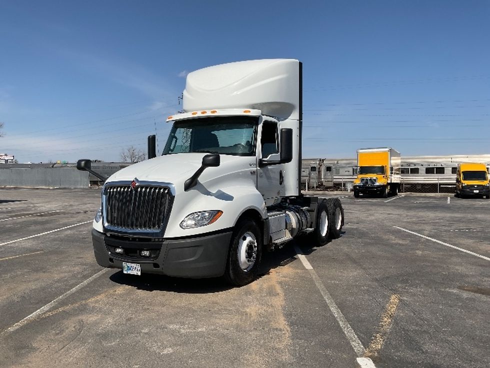 Day Cab Tractor-Heavy Duty Tractors-International-2018-LT625-Mount Juliet-TN-331,699\n\t\tmiles-$ 26,500 - Image 3