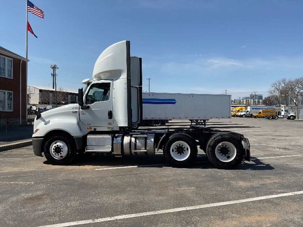 Day Cab Tractor-Heavy Duty Tractors-International-2018-LT625-Mount Juliet-TN-331,699\n\t\tmiles-$ 26,500 - Image 4