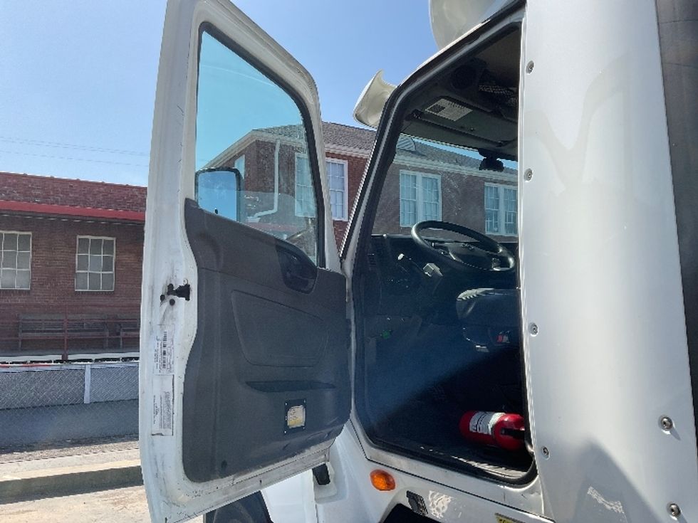 Day Cab Tractor-Heavy Duty Tractors-International-2018-LT625-Mount Juliet-TN-331,699\n\t\tmiles-$ 26,500 - Image 9