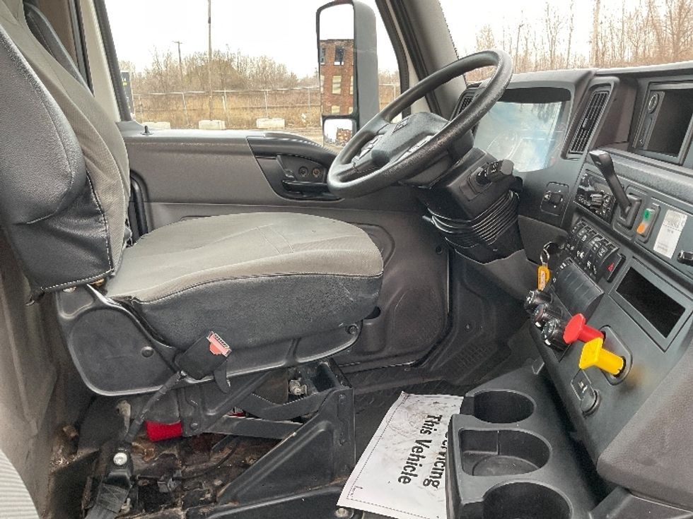 Day Cab Tractor-Heavy Duty Tractors-International-2018-LT625-Muskegon-MI-414,780\n\t\tmiles-$ 23,500 - Image 14