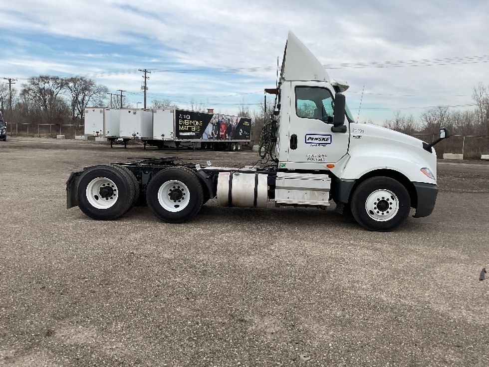 Day Cab Tractor-Heavy Duty Tractors-International-2018-LT625-Muskegon-MI-414,780\n\t\tmiles-$ 23,500 - Image 8