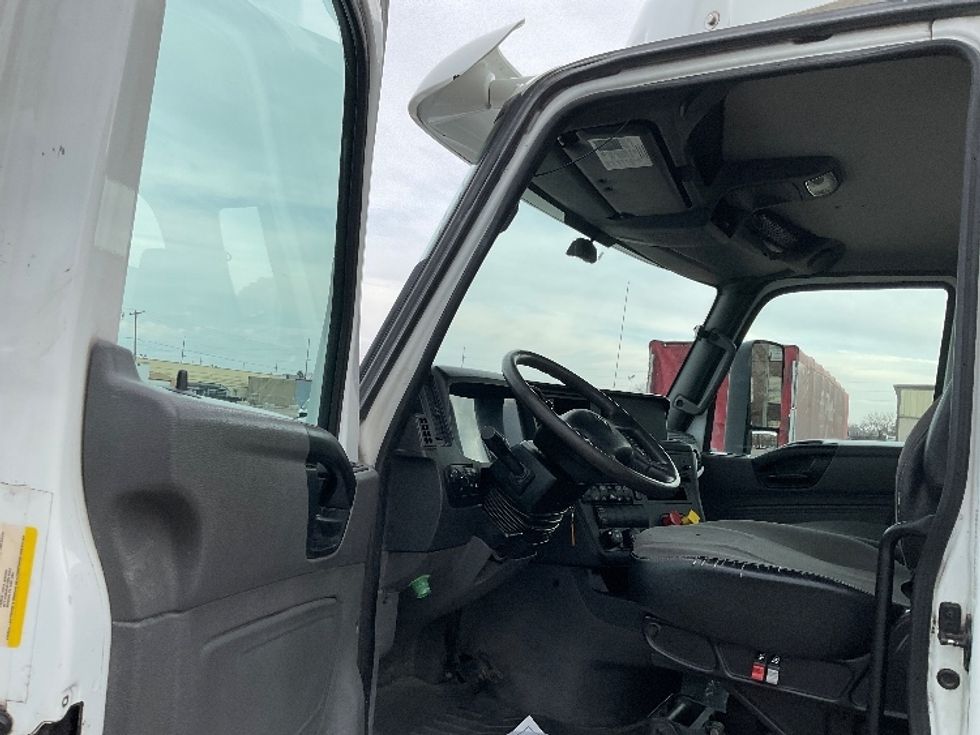 Day Cab Tractor-Heavy Duty Tractors-International-2018-LT625-Muskegon-MI-414,780\n\t\tmiles-$ 23,500 - Image 9