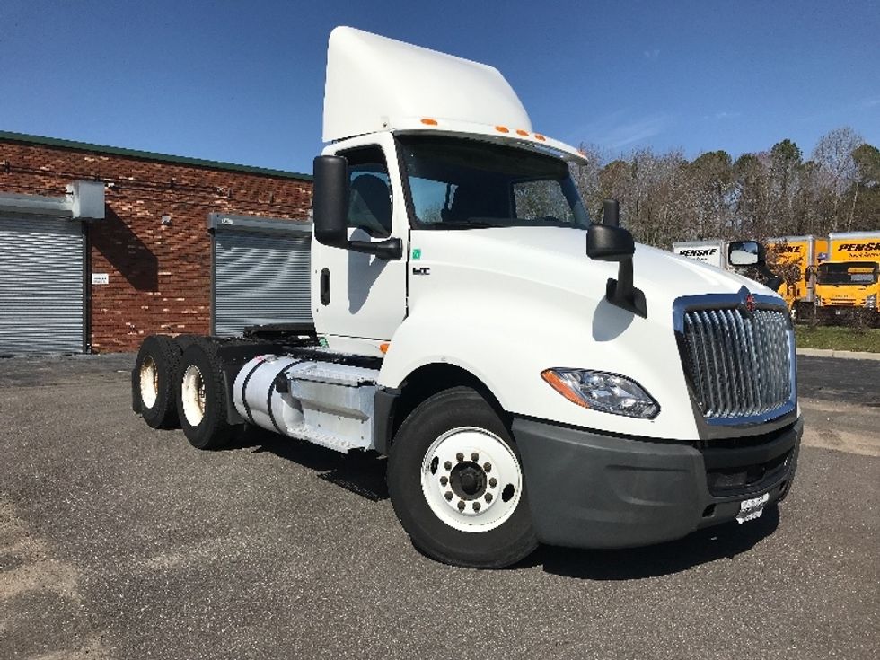Day Cab Tractor-Heavy Duty Tractors-International-2018-LT625-Newport News-VA-363,220\n\t\tmiles-$ 25,750 - Image 1