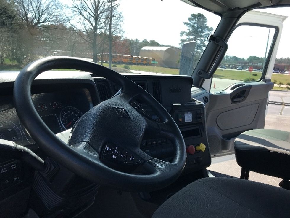 Day Cab Tractor-Heavy Duty Tractors-International-2018-LT625-Newport News-VA-363,220\n\t\tmiles-$ 25,750 - Image 10
