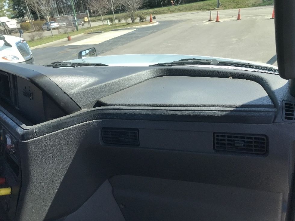 Day Cab Tractor-Heavy Duty Tractors-International-2018-LT625-Newport News-VA-363,220\n\t\tmiles-$ 25,750 - Image 13