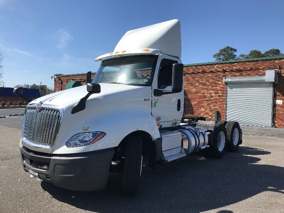 Day Cab Tractor-Heavy Duty Tractors-International-2018-LT625-Newport News-VA-363,220\n\t\tmiles-$ 25,750 - Image 3