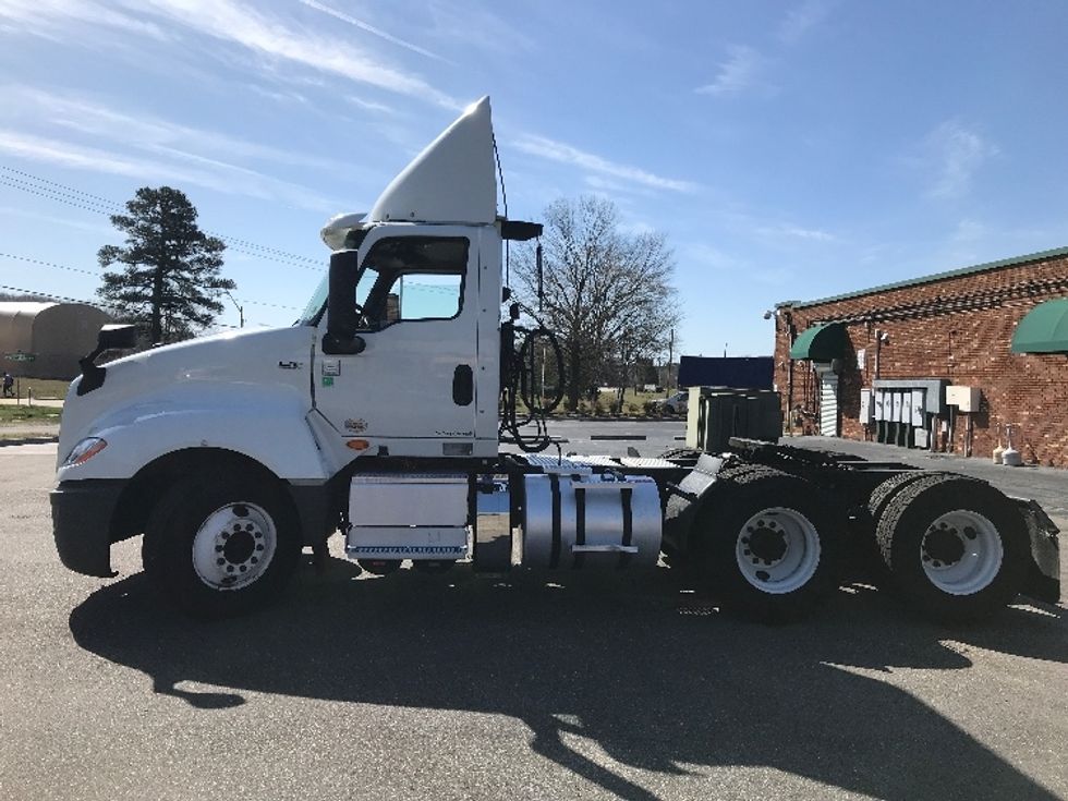 Day Cab Tractor-Heavy Duty Tractors-International-2018-LT625-Newport News-VA-363,220\n\t\tmiles-$ 25,750 - Image 4