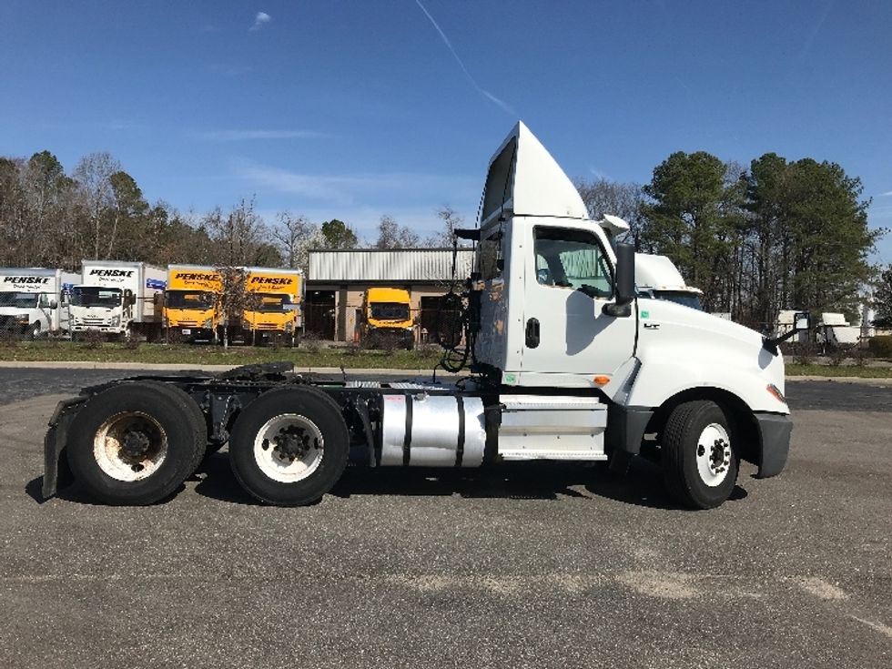 Day Cab Tractor-Heavy Duty Tractors-International-2018-LT625-Newport News-VA-363,220\n\t\tmiles-$ 25,750 - Image 8