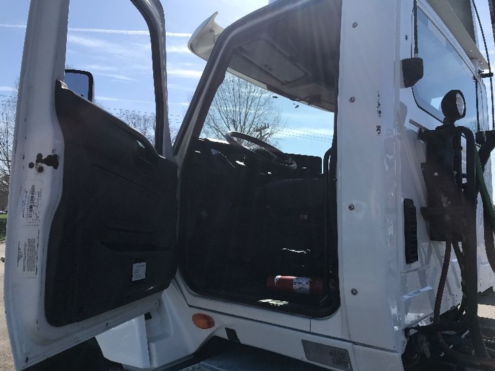 Day Cab Tractor-Heavy Duty Tractors-International-2018-LT625-Newport News-VA-363,220\n\t\tmiles-$ 25,750 - Image 9