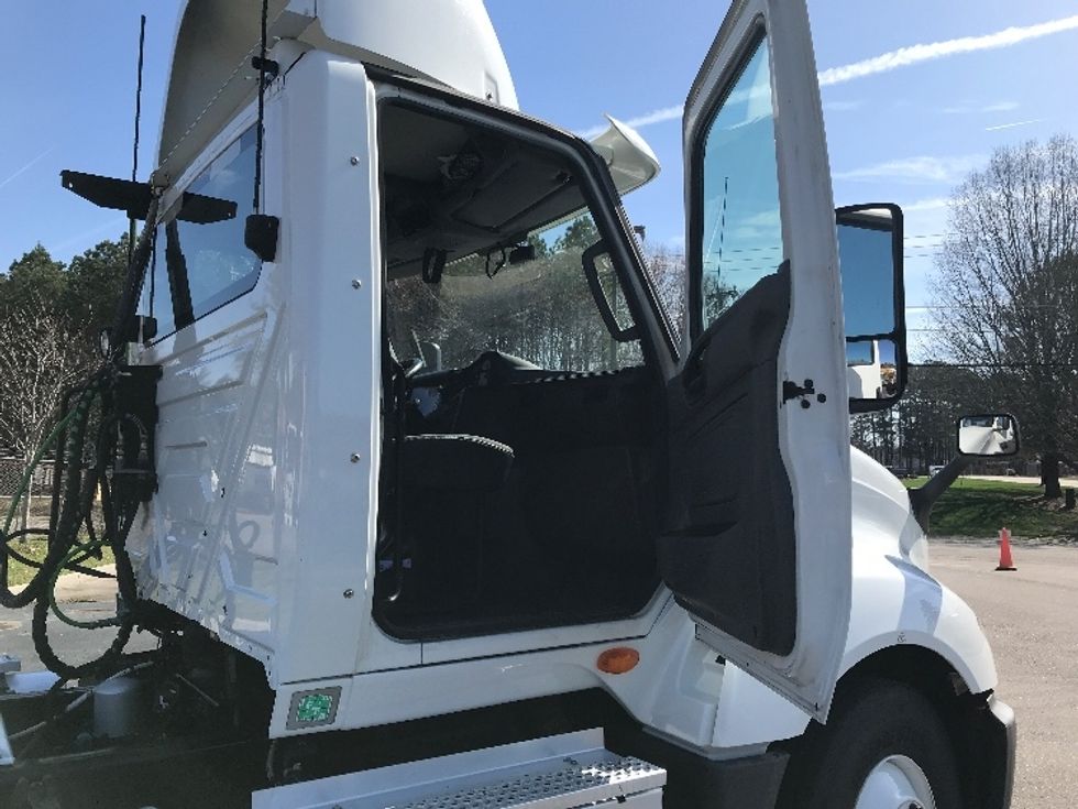 Day Cab Tractor-Heavy Duty Tractors-International-2018-LT625-Newport News-VA-379,700\n\t\tmiles-$ 24,750 - Image 12