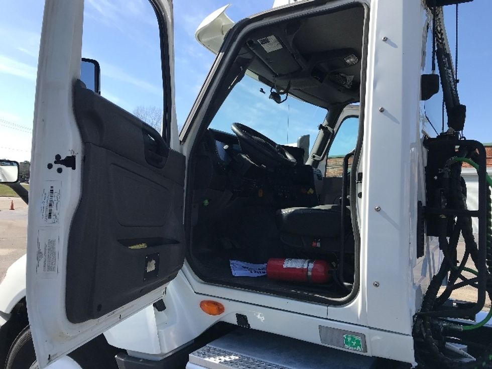 Day Cab Tractor-Heavy Duty Tractors-International-2018-LT625-Newport News-VA-379,700\n\t\tmiles-$ 24,750 - Image 9