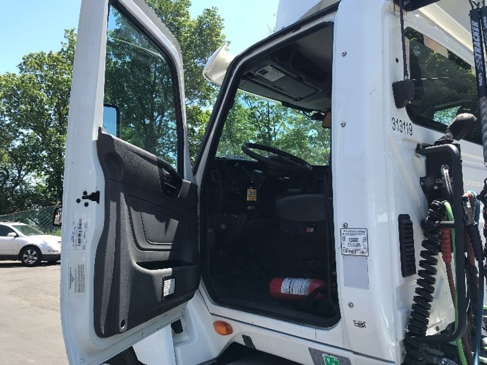 Day Cab Tractor-Heavy Duty Tractors-International-2018-LT625-North Bergen-NJ-225,827\n\t\tmiles-$ 29,500 - Image 9