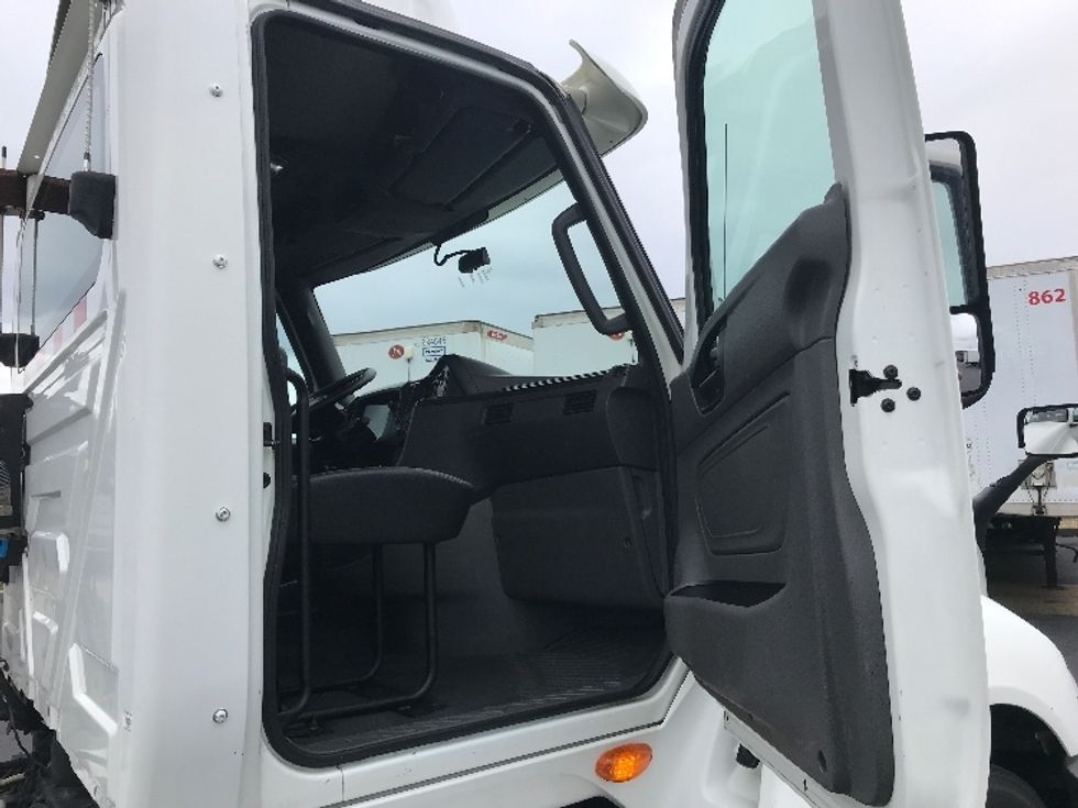 Day Cab Tractor-Heavy Duty Tractors-International-2018-LT625-Pennsauken-NJ-347,604\n\t\tmiles-$ 24,250 - Image 12