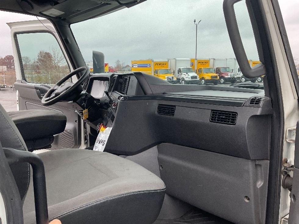 Day Cab Tractor-Heavy Duty Tractors-International-2018-LT625-Perrysburg-OH-266,603\n\t\tmiles-$ 22,500 - Image 13