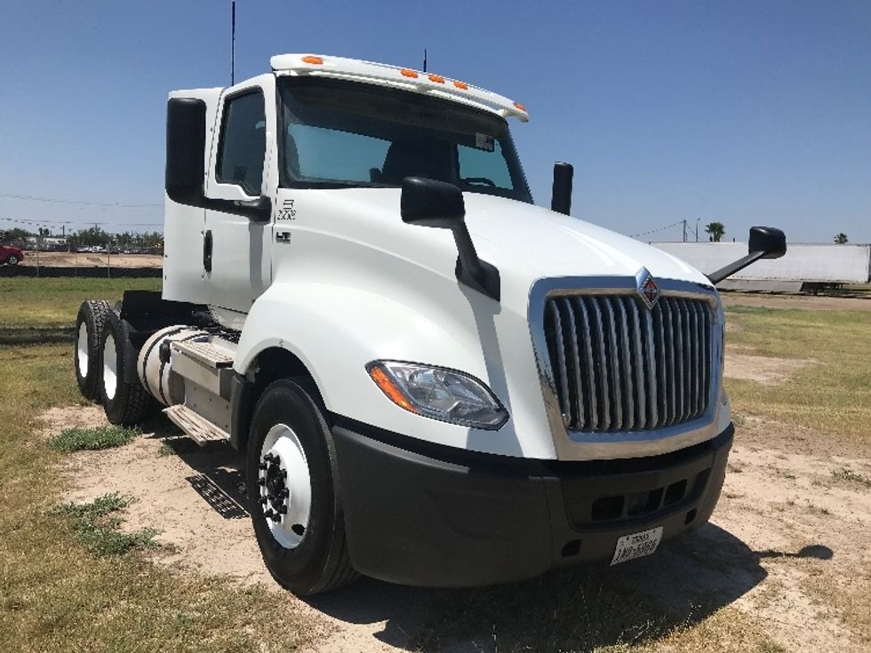 Day Cab Tractor-Heavy Duty Tractors-International-2018-LT625-Pharr-TX-307,755\n\t\tmiles-$ 27,000 - Image 1