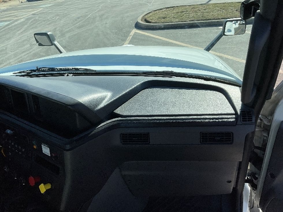 Day Cab Tractor-Heavy Duty Tractors-International-2018-LT625-Piqua-OH-418,622\n\t\tmiles-$ 25,500 - Image 13