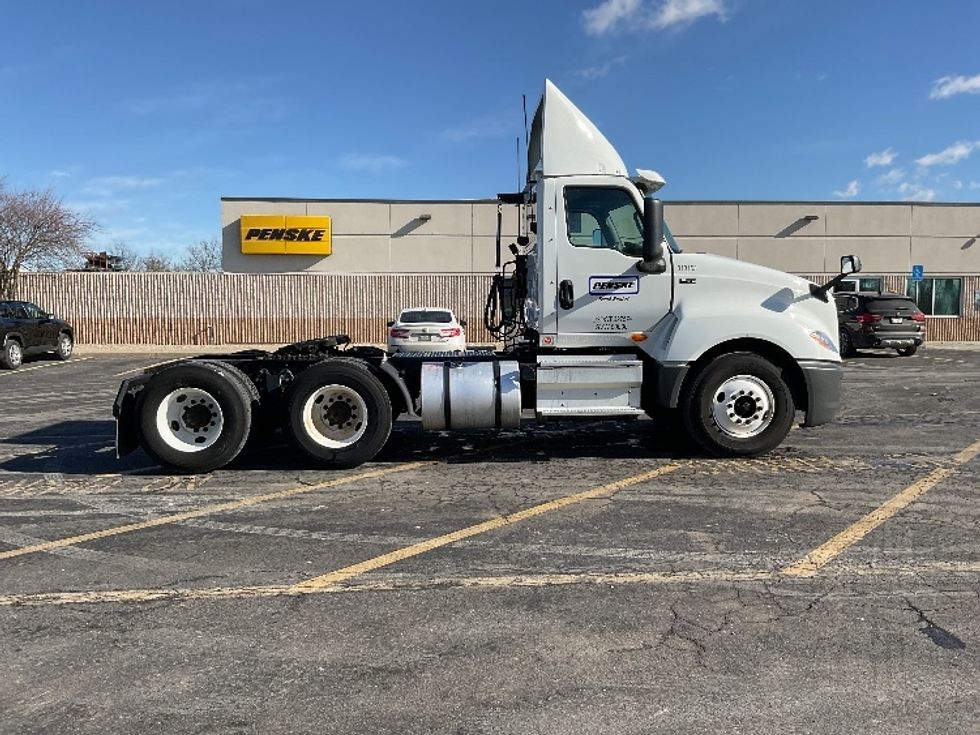 Day Cab Tractor-Heavy Duty Tractors-International-2018-LT625-Piqua-OH-418,622\n\t\tmiles-$ 25,500 - Image 8