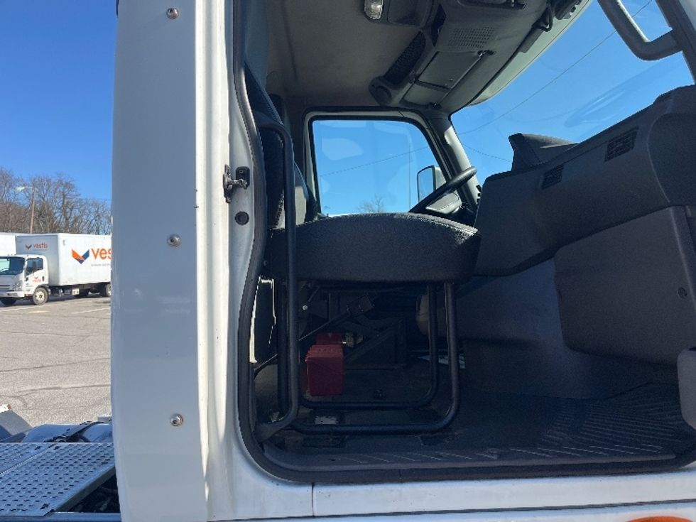 2018 International LT625 LT photo 10