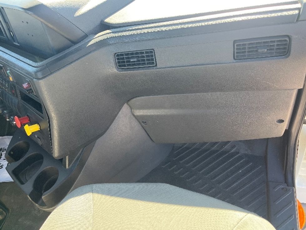 2018 International LT625 LT photo 11