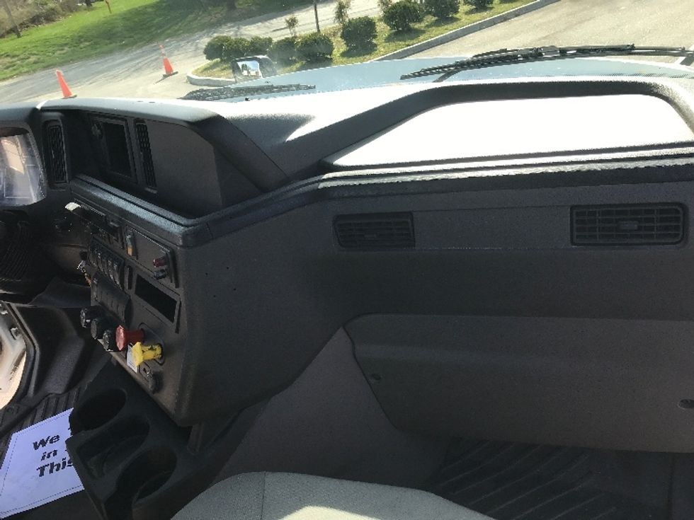 Day Cab Tractor-Heavy Duty Tractors-International-2018-LT625-Prince George-VA-285,172\n\t\tmiles-$ 24,500 - Image 13