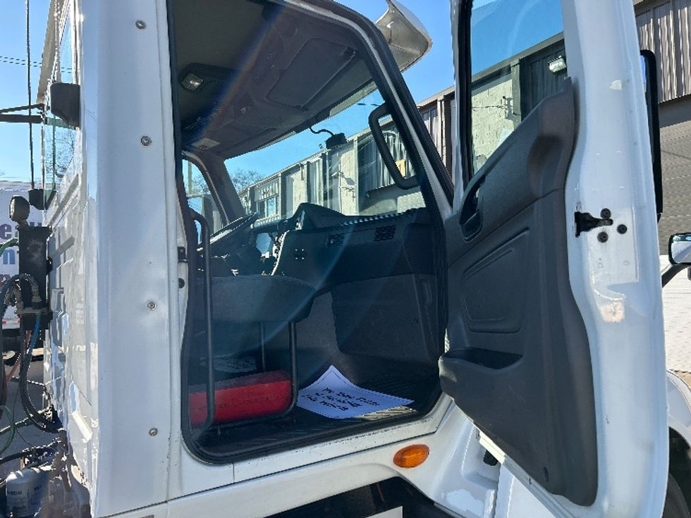 Day Cab Tractor-Heavy Duty Tractors-International-2018-LT625-Richmond-VA-298,898\n\t\tmiles-$ 28,750 - Image 12