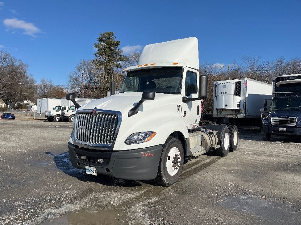 Day Cab Tractor-Heavy Duty Tractors-International-2018-LT625-Richmond-VA-298,898\n\t\tmiles-$ 28,750 - Image 3