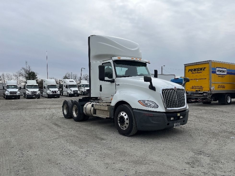 Day Cab Tractor-Heavy Duty Tractors-International-2018-LT625-Richmond-VA-336,030\n\t\tmiles-$ 31,500 - Image 1