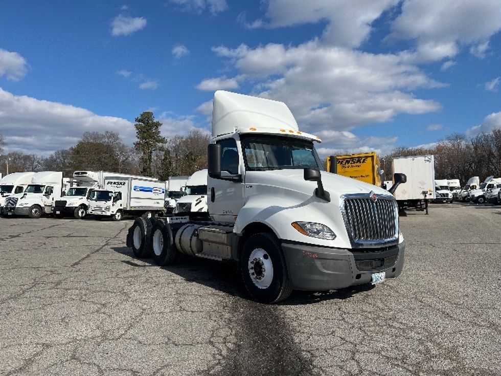 Day Cab Tractor-Heavy Duty Tractors-International-2018-LT625-Richmond-VA-368,822\n\t\tmiles-$ 28,750 - Image 1