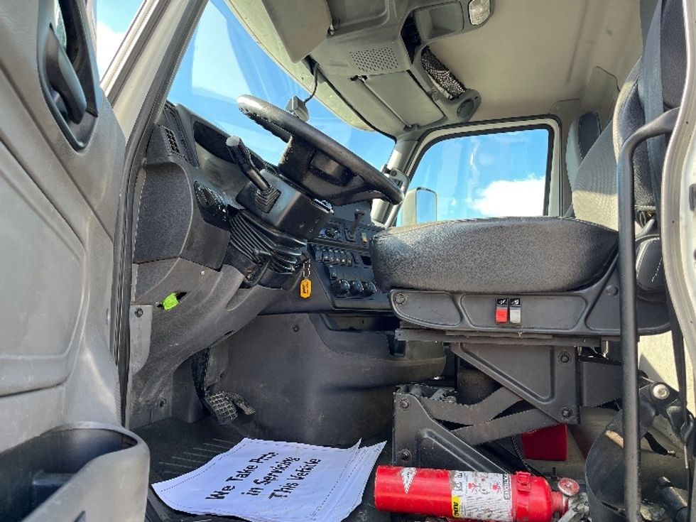 Day Cab Tractor-Heavy Duty Tractors-International-2018-LT625-Richmond-VA-368,822\n\t\tmiles-$ 28,750 - Image 9