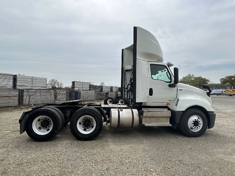 Day Cab Tractor-Heavy Duty Tractors-International-2018-LT625-Richmond-VA-378,514\n\t\tmiles-$ 24,500 - Image 8