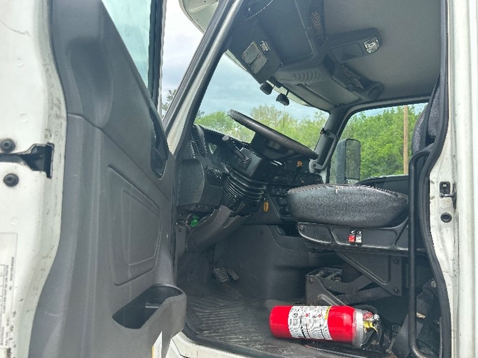 Day Cab Tractor-Heavy Duty Tractors-International-2018-LT625-Richmond-VA-378,514\n\t\tmiles-$ 24,500 - Image 9