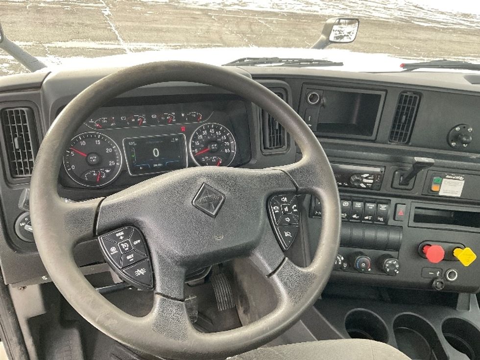 Day Cab Tractor-Heavy Duty Tractors-International-2018-LT625-Rochester-NY-290,589\n\t\tmiles-$ 25,250 - Image 11