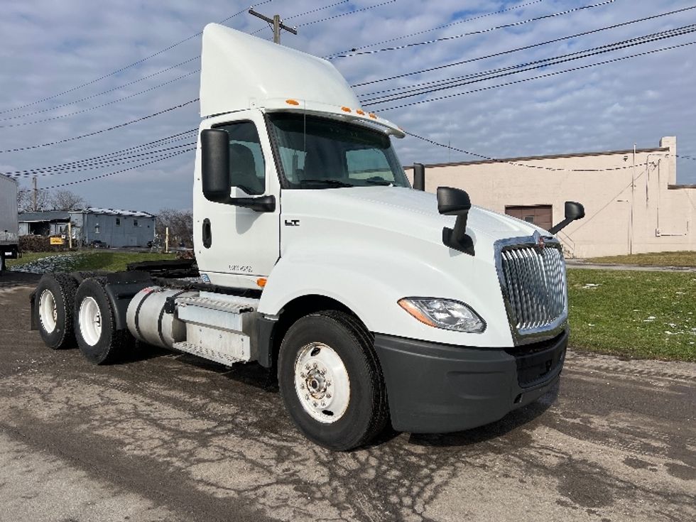 Day Cab Tractor-Heavy Duty Tractors-International-2018-LT625-Rochester-NY-404,200\n\t\tmiles-$ 21,750 - Image 1